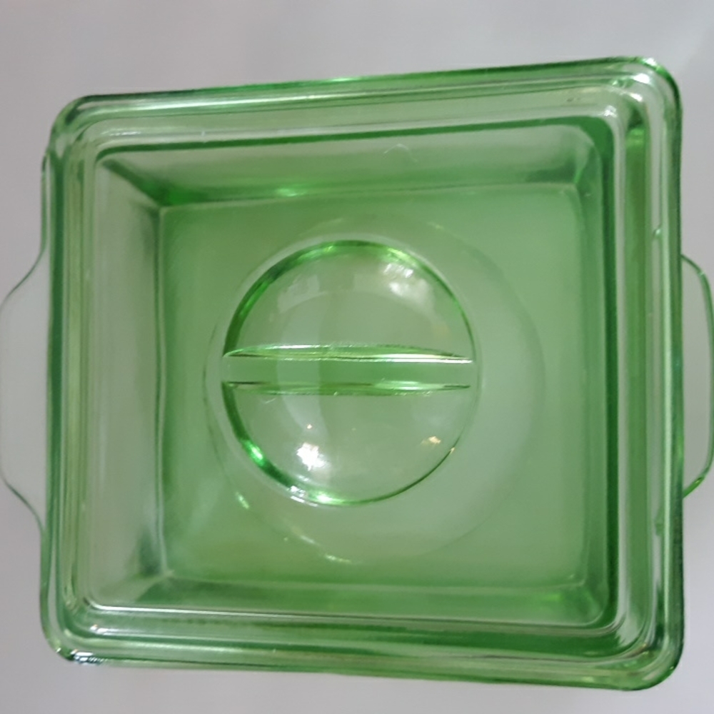Vintage HAZEL ATLAS or Heisey green vaseline glass refrigerator dish or box